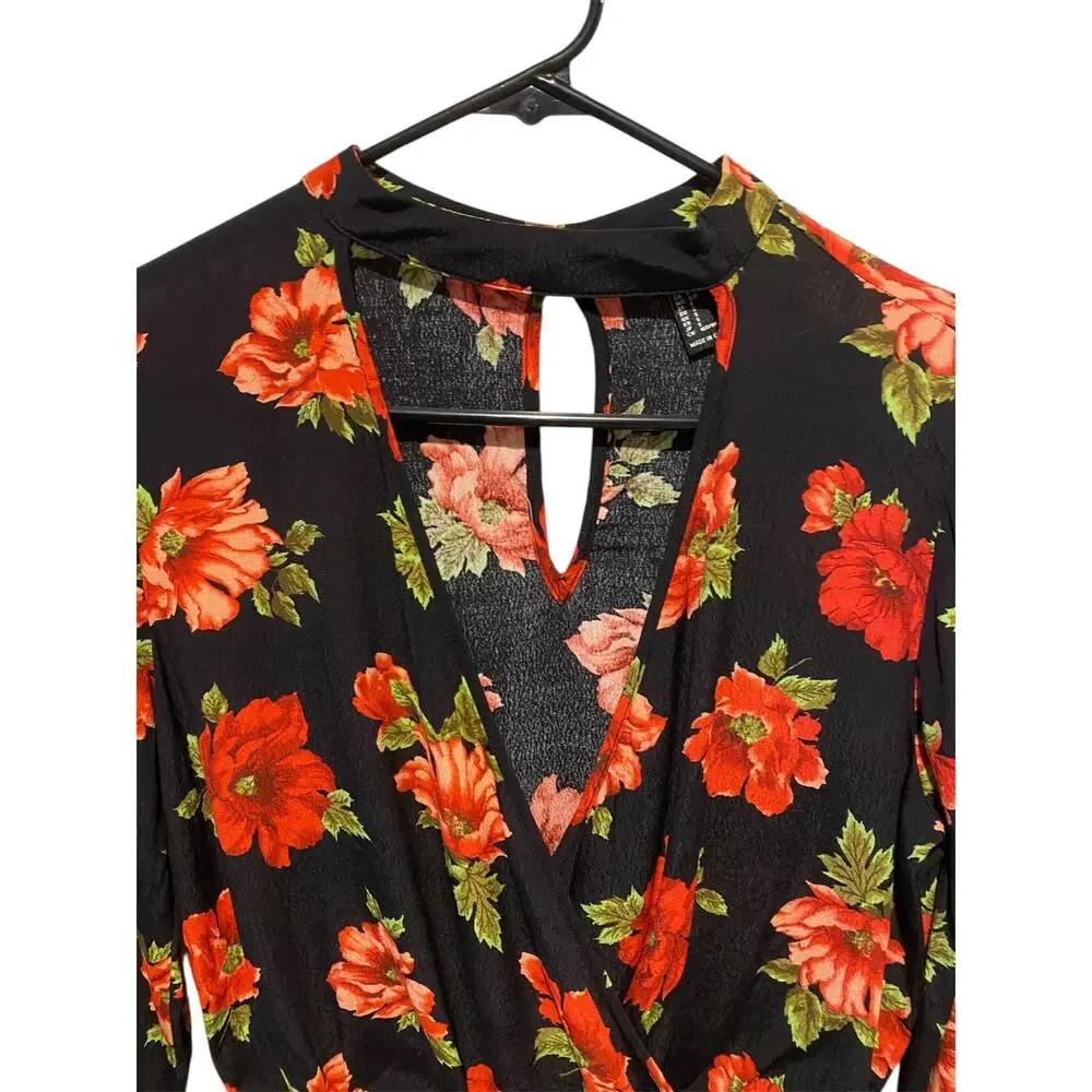 Forever 21 Floral Print Cropped Blouse Small Black Poinsettia Night Out Party